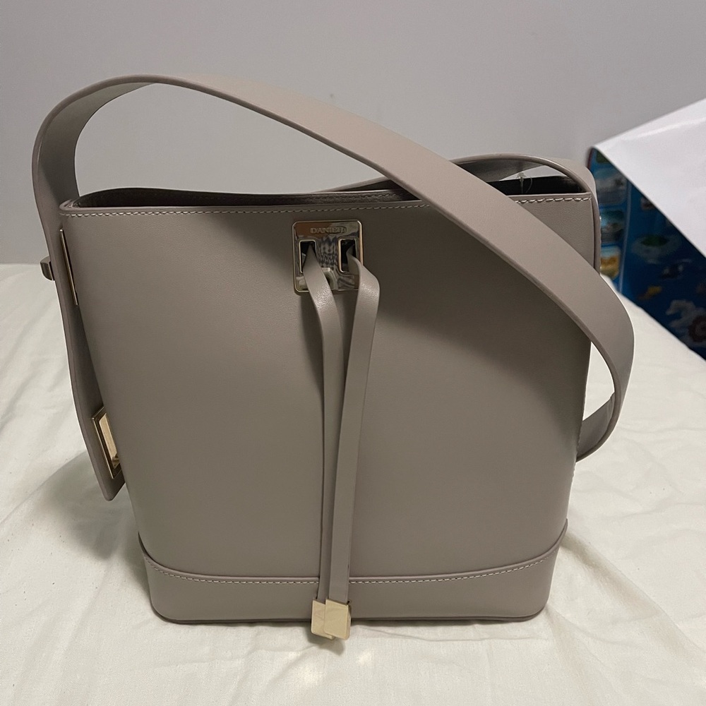 Danier Tan and Gray Shoulder Bag with Structured Design